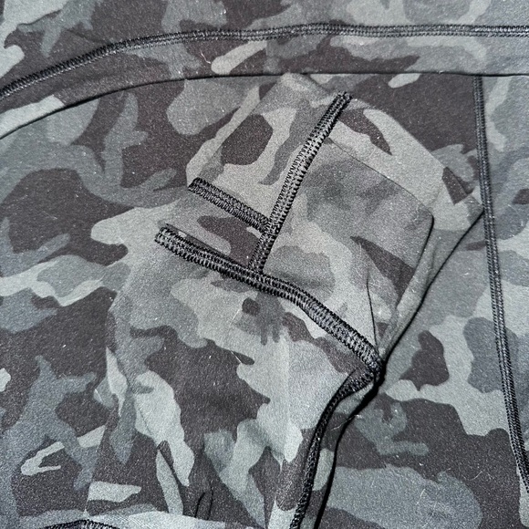 Lulu Define Hooded Jacket 14 Black Grey Camo - Picture 5 of 6